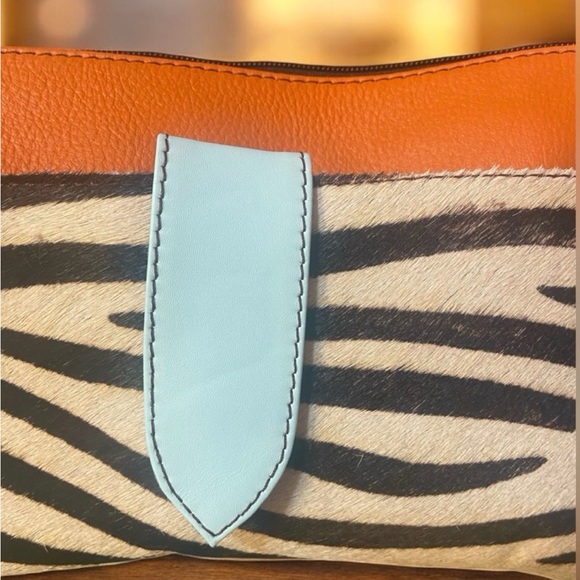 Soruka handcrafted recycled leather crossbody bag - Picture 2 of 10